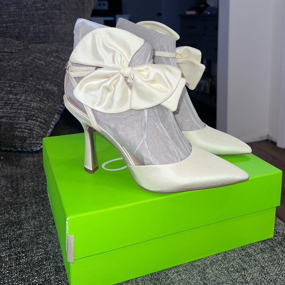 Sam Edelman Halie Bow Heel in Pearl Ivory